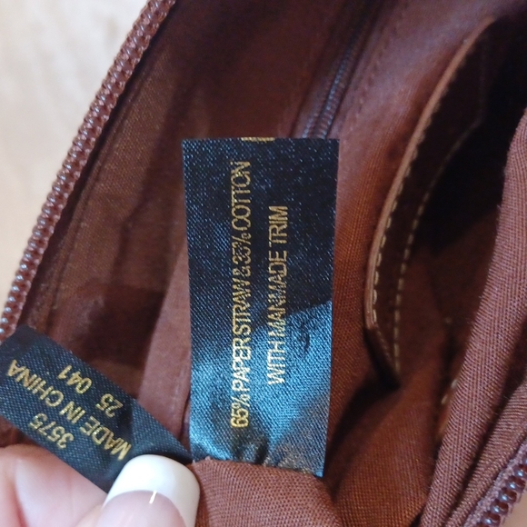 Gorgeous Etienne Aigner Mini Shoulder Bag - Picture 9 of 9